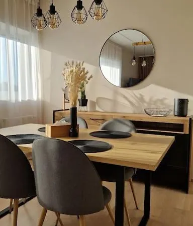 Modern With River View Lejlighed